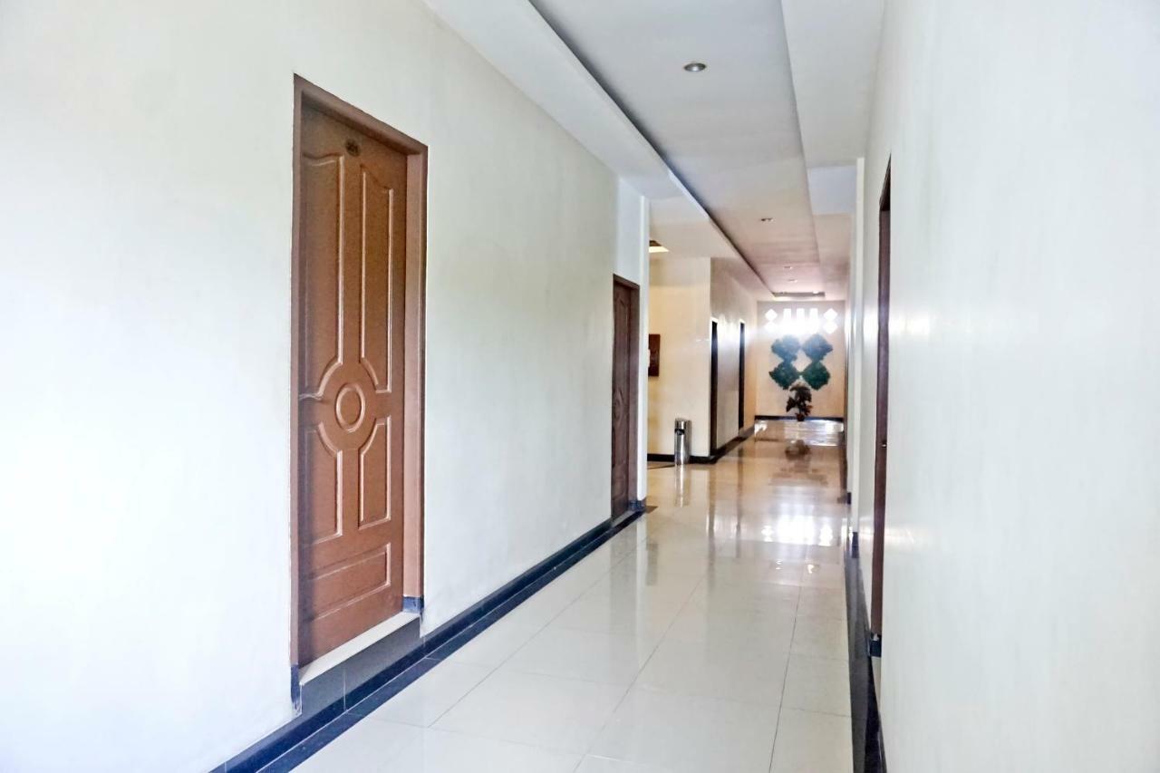 Oyo 627 Tirta Kencana Syariah Ξενοδοχείο Pekanbaru Εξωτερικό φωτογραφία